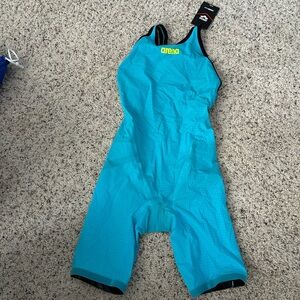 Arena Powerskin Carbon Flex Closed Back Kneeskin